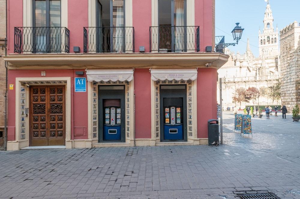 Murillo Alcazar *